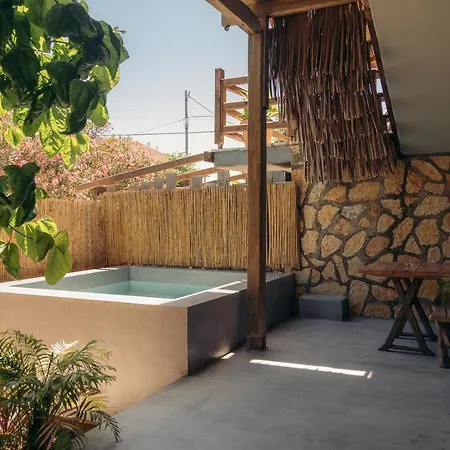 Sirens شقة فندقية 4*